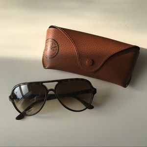 Ray Ban Sunglasses (CATS 5000)